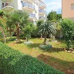 Four-bedroom In Διαμέρισμα