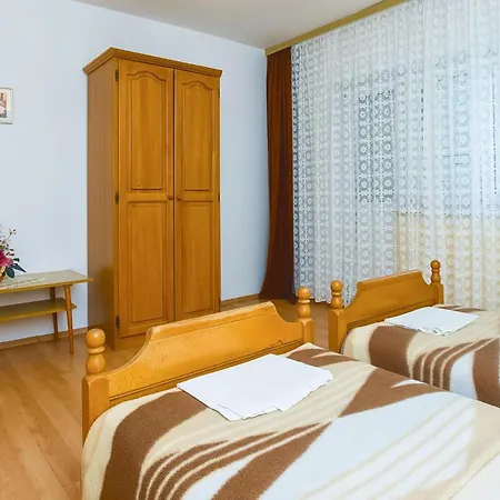 Four-bedroom In Διαμέρισμα Omiš
