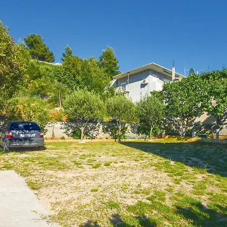 Four-bedroom In Omiš