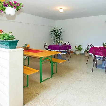 Διαμέρισμα Four-bedroom In Omiš
